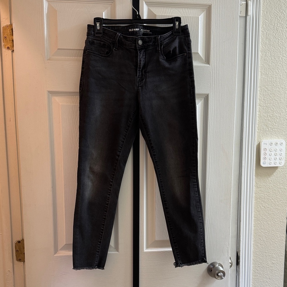 Old Navy Women's , Size 8, Dark Gray Rockstar Ankle Jeans